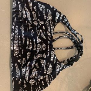 Lululemon black and white energy sports bra